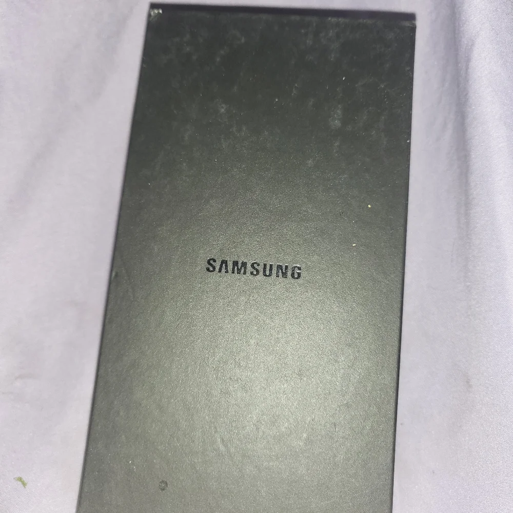 *EMPTY* samsung s9 & z flip boxes. JUST THE BOX NO PHONE